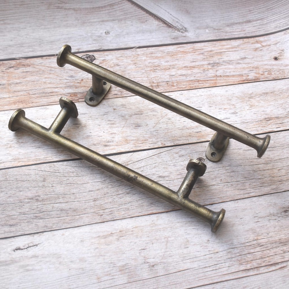 Antique Iron Cabinet Pull Handle Premium antique brass iron cabinet pull handle for kitchen cabinets, drawers, wardrobes, dressers, and furniture with heavy-duty cylindrical design.