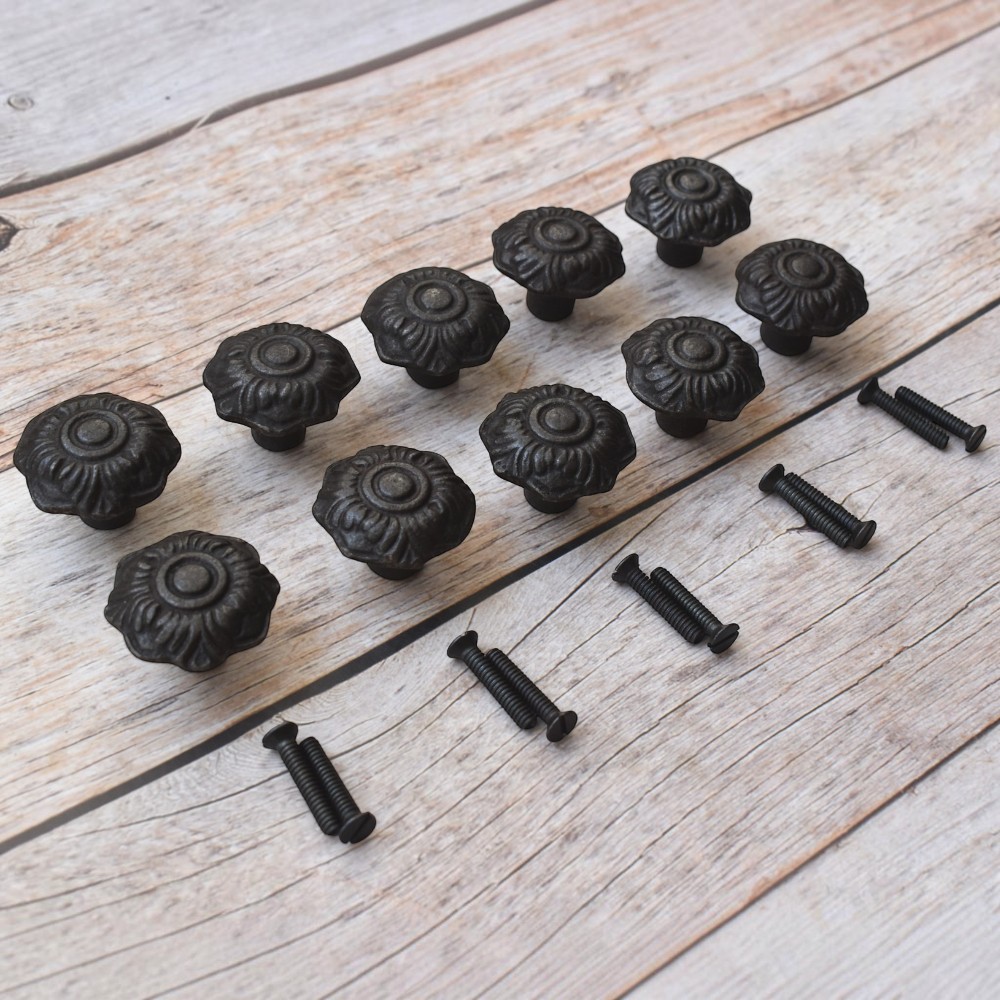 Vintage Cast Iron Flower Cabinet Knobs Set of 10 – Rustic Drawer & Cabinet Hardware (3) Set of 10 vintage cast iron flower cabinet knobs with mounting screws for kitchen cabinets, drawers, wardrobes, cupboards, and furniture.