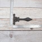 Vintage-Style Arrowhead Strap Hinges – Rustic Decorative Iron Door & Gate Hardware