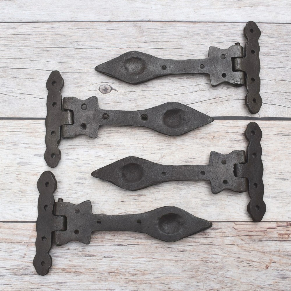 Vintage-Style Arrowhead Strap Hinges – Rustic Decorative Iron Door & Gate Hardware
